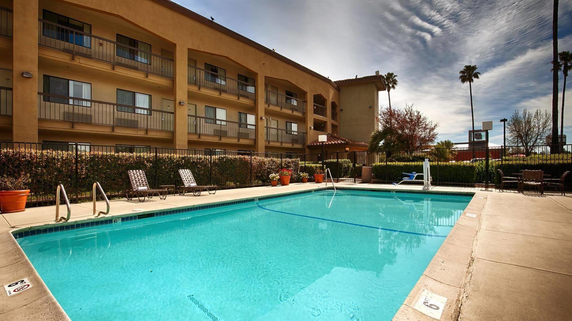 Best Western Plus Pleasanton Inn Exterior foto